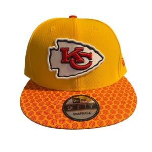 New Era Kansas City Chiefs Sideline 9FIFTY Snapback Hat EUC